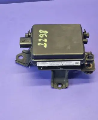 Toyota Prius+ (ZVW40) Distronic sensor radar 8821047070 2300007051