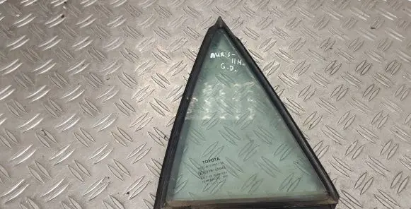 Toyota Auris 150 Rear vent window glass 6818802090