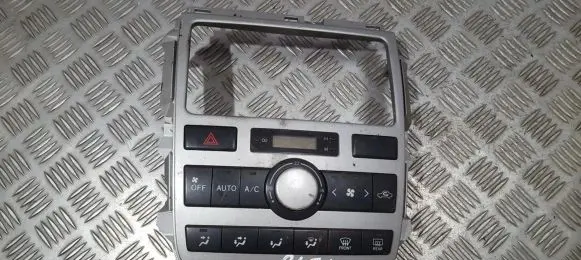 Toyota Avensis Verso Climate control unit 5590044490 55900-44490