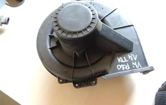 Volkswagen Polo Heater fan/blower 6Q1820015