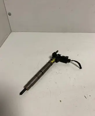 Volkswagen Scirocco Fuel injector 03L130277 N073WWVS