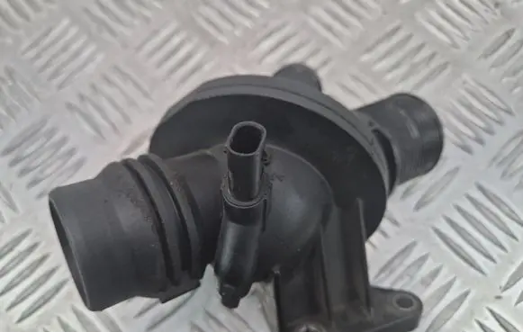 BMW 5 F10 F11 Thermostat 6601544