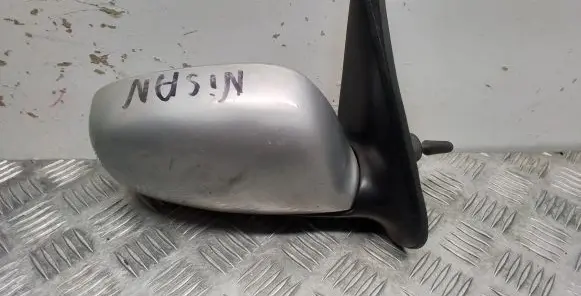 Nissan Micra C+C Front door electric wing mirror 011156