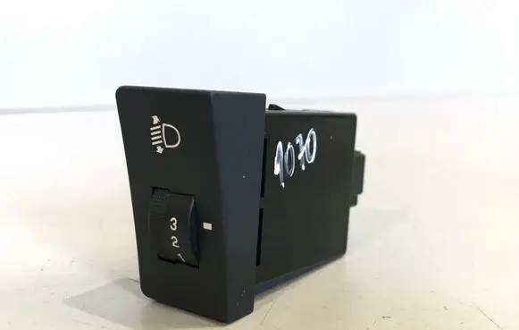 Hyundai Santa Fe Headlight level height control switch 933702B000
