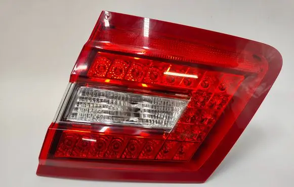 Mercedes-Benz E W212 Tailgate rear/tail lights A2128201064