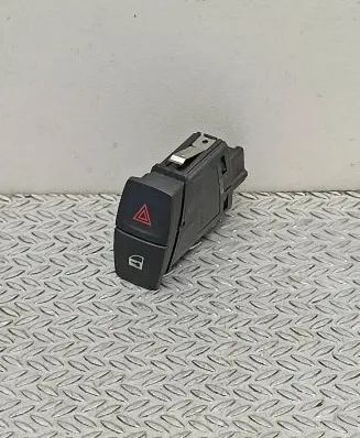 BMW 1 F20 F21 Hazard light switch 9231786 6131
