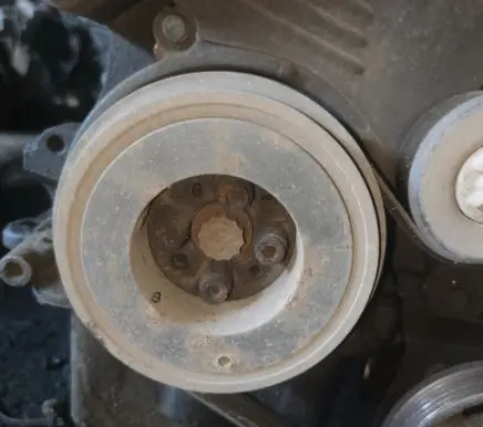 Volkswagen Golf IV Crankshaft pulley