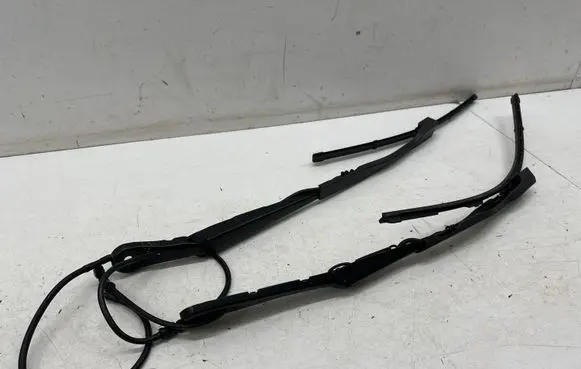 BMW 3 G20 G21 Front wiper blade arm 9448921 9448916