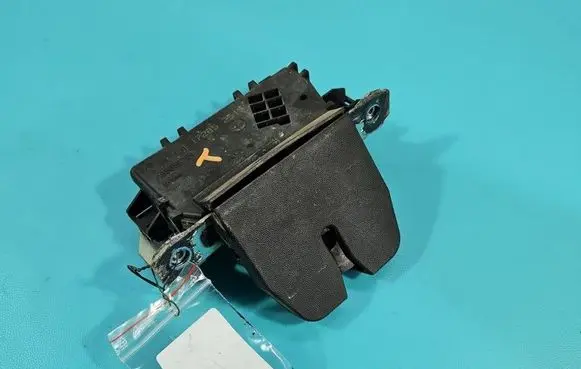 Opel Zafira B Tailgate/trunk/boot lock/catch/latch 495058724 IMPRK1576813