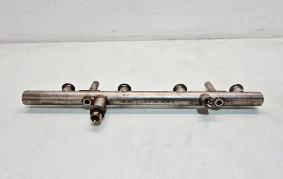 Audi Q5 SQ5 8R Fuel main line pipe 06H133317C