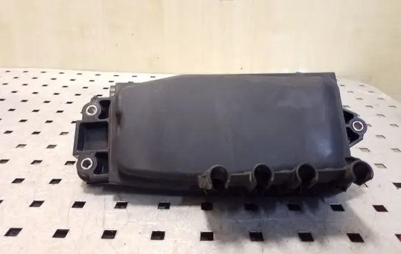 Vacuum air tank