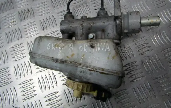 Skoda Octavia Mk1 (1U) Master brake cylinder 311967