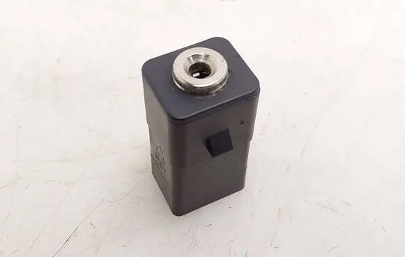 Ford Turneo Courier AUX in-socket connector DM5T19A164AA