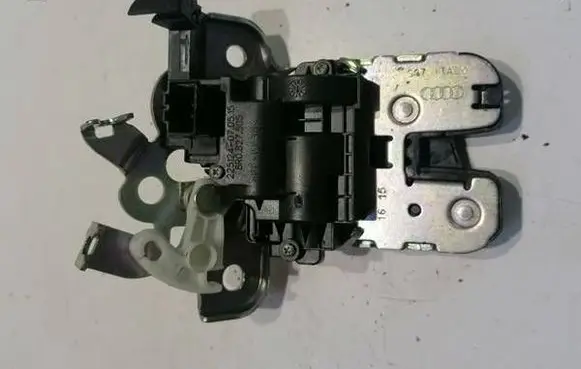 Audi A1 Tailgate/trunk/boot lock/catch/latch 8R0827505