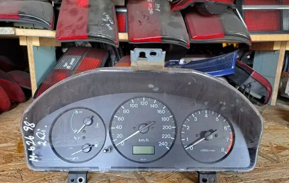 Mazda 626 Speedometer (instrument cluster) FDGE6VD GE6VD