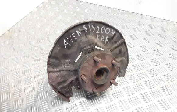 Toyota Avensis T250 Front wheel hub