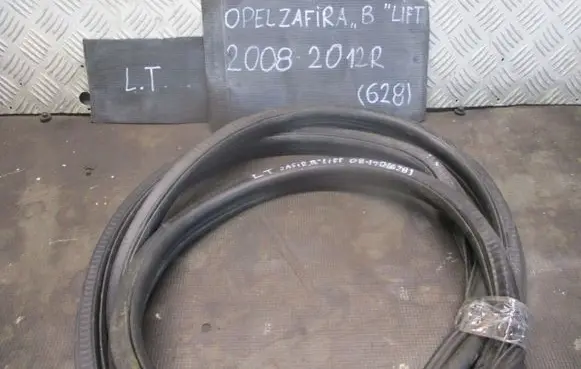 Opel Zafira B Rubber seal loading door 