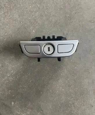 BMW 6 F12 F13 Armrest lock 82057