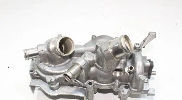 Volkswagen Golf VIII Water pump 05E121111AB