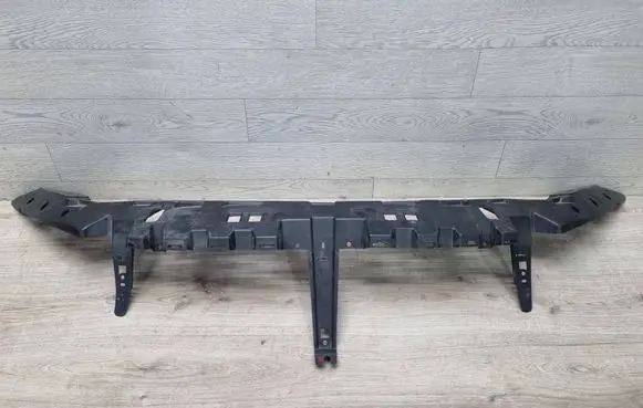 Front bumper mounting bracket