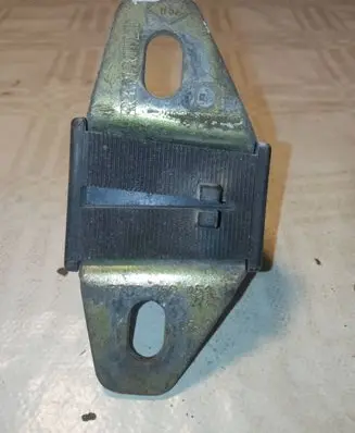 Renault Master II Front door lock loop/hook striker 770035245