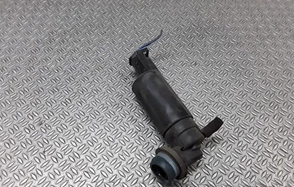 Toyota Avensis T250 Windscreen/windshield washer pump