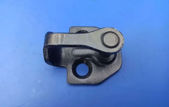 Jaguar XJ X308 Front door lock loop/hook striker 