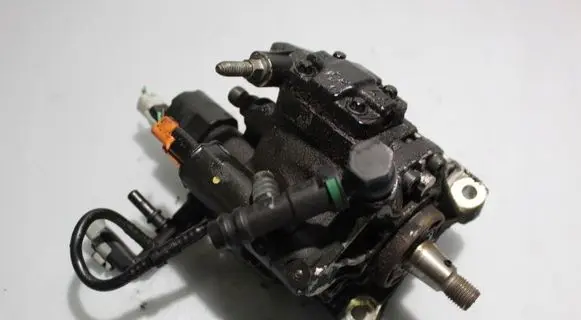 Renault Laguna III Fuel injection high pressure pump 8200663258