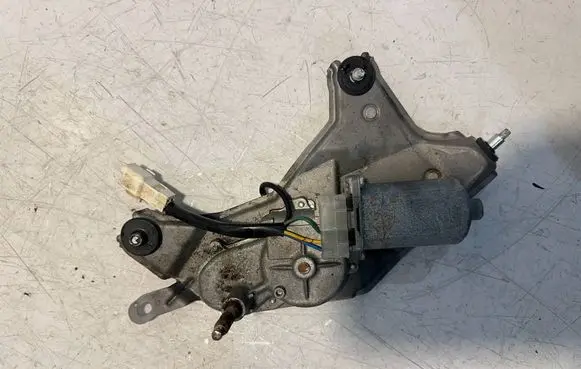 Toyota Prius (NHW20) Rear window wiper motor 8513047010 2596000351