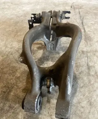 Opel Cascada Lower shock absorber bracket 13248555