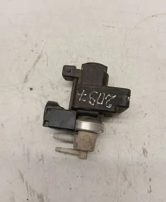 Nissan Primera Turbo solenoid valve 36611200