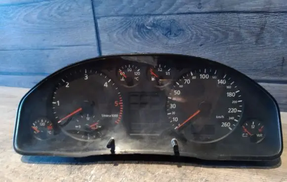 Audi A6 S6 C5 4B Speedometer (instrument cluster)