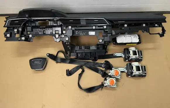 Audi Q8 e-tron Dashboard 4KE