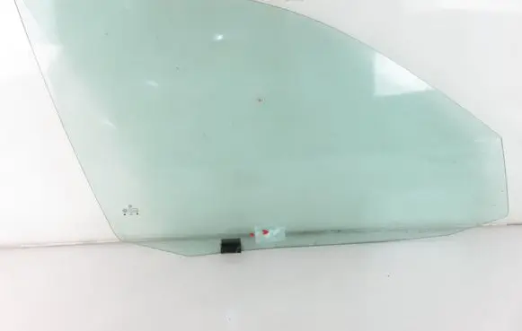 Volkswagen Golf IV Front door window glass four-door 