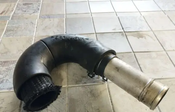 Intercooler hose/pipe