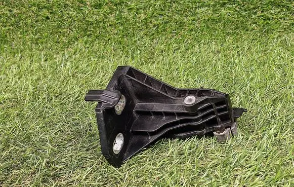 Mercedes-Benz C W205 Radiator mount bracket A2055014320