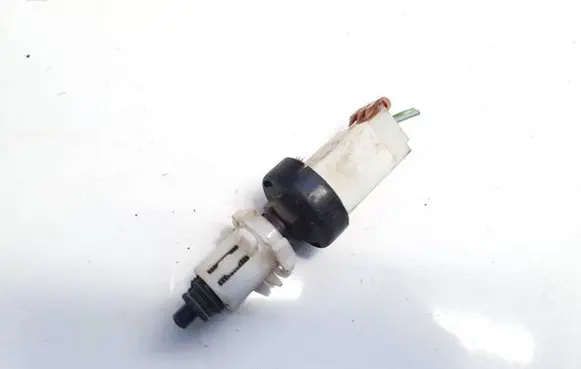 Iveco Daily 30.8 - 9 Brake pedal sensor switch b365