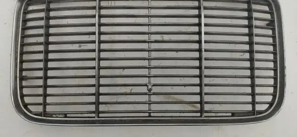 Jaguar XJ SERIE 1 Front bumper upper radiator grill BD31382