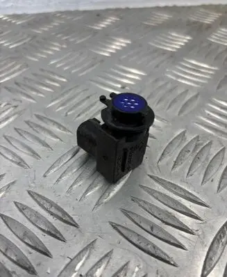 BMW 3 E90 E91 Air quality sensor 9136607