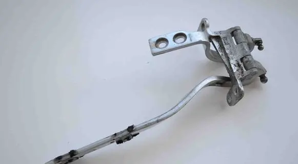 Volkswagen Touareg I Tailgate/trunk/boot hinge 7L6827302A