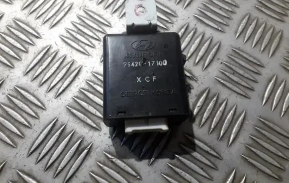 Hyundai Matrix Window wiper relay 9542017100 95420-17100