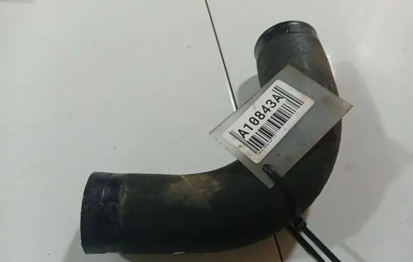 Engine coolant pipe/hose