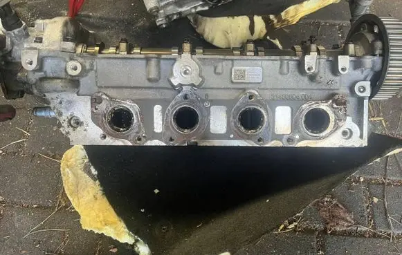 Volvo XC90 Engine head 31430110 3148050404 31480504004