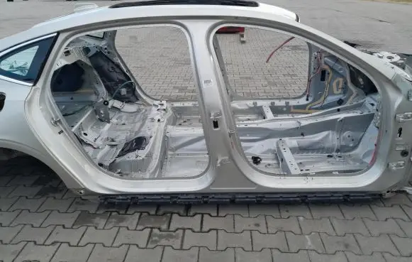 Volvo S90, V90 Sill