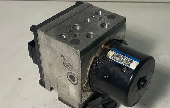 Volkswagen PASSAT B6 ABS Pump 3C0614095C