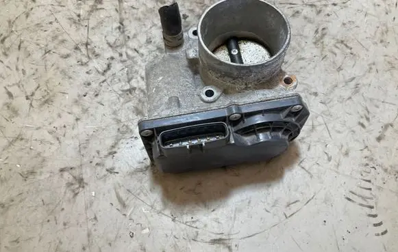 Lexus CT 200H Throttle valve 2203037060 220303Z060 D0981