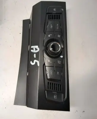 Audi A5 8T 8F Climate control unit 8T2820043AE