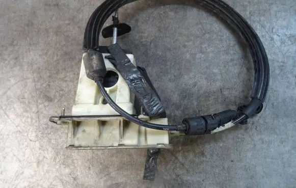 Peugeot 607 Gear shifter/selector 