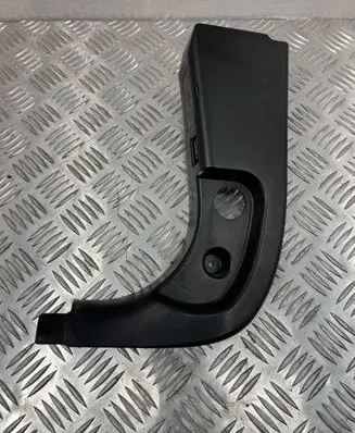 Foot area side trim