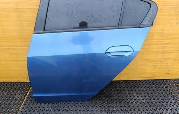 Honda HR-V Rear door